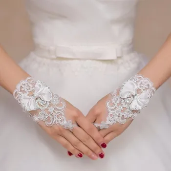  2018 Безплатна Доставка Евтини Сватбени Ръкавици От мъниста Къса Сватбени Ръкавици Без Пръсти За Булката