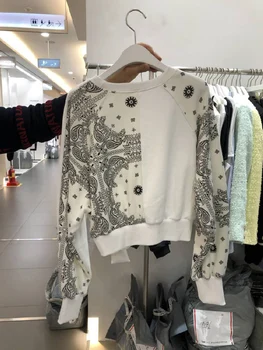  2021 Корейската версия на Новата Темпераментна Мода с кръгло деколте Дивата Ретро-печат, за да е Подходяща по цвят, Пуловер, Пуловер за жени