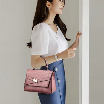  Луксозни дизайнерски дамски чанти с петна от крокодилска кожа 2021 Новата модерна дамска чанта на рамото с пайети Ежедневни дамски чанти-незабавни посланици